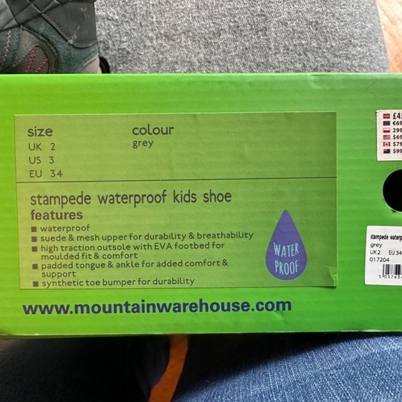 Brand new Waterproof hiking boots - kids - Picture 4 of 5
